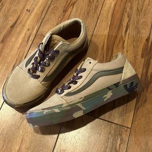 | Vans | Kids Camo Sidewall Old Skool Shoe  | Size 1 | BRAND NEW | NEVER WORE!